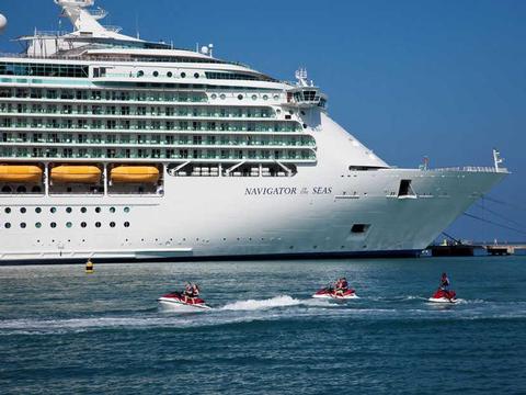 Navigator of the Seas Schiff