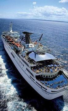 Delphin Schiff