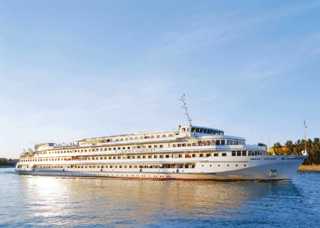 Viking Peterhof Schiff