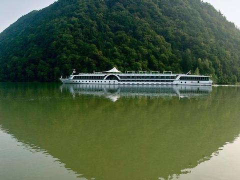 Amadeus Royal Schiff