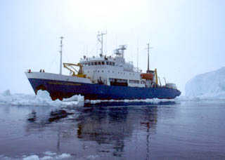 Akademik Shokalskiy Schiff
