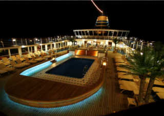 Delphin Voyager Schiff