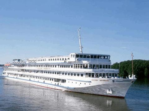 Maxim Litwinov Schiff