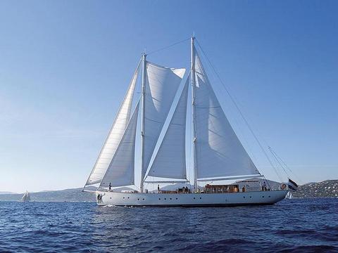 Kairós Schiff