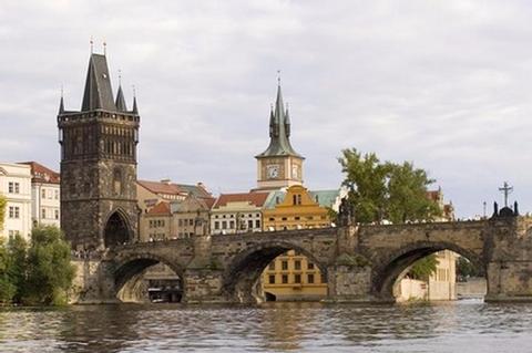 Mit Rad & Schiff auf Moldau und Elbe